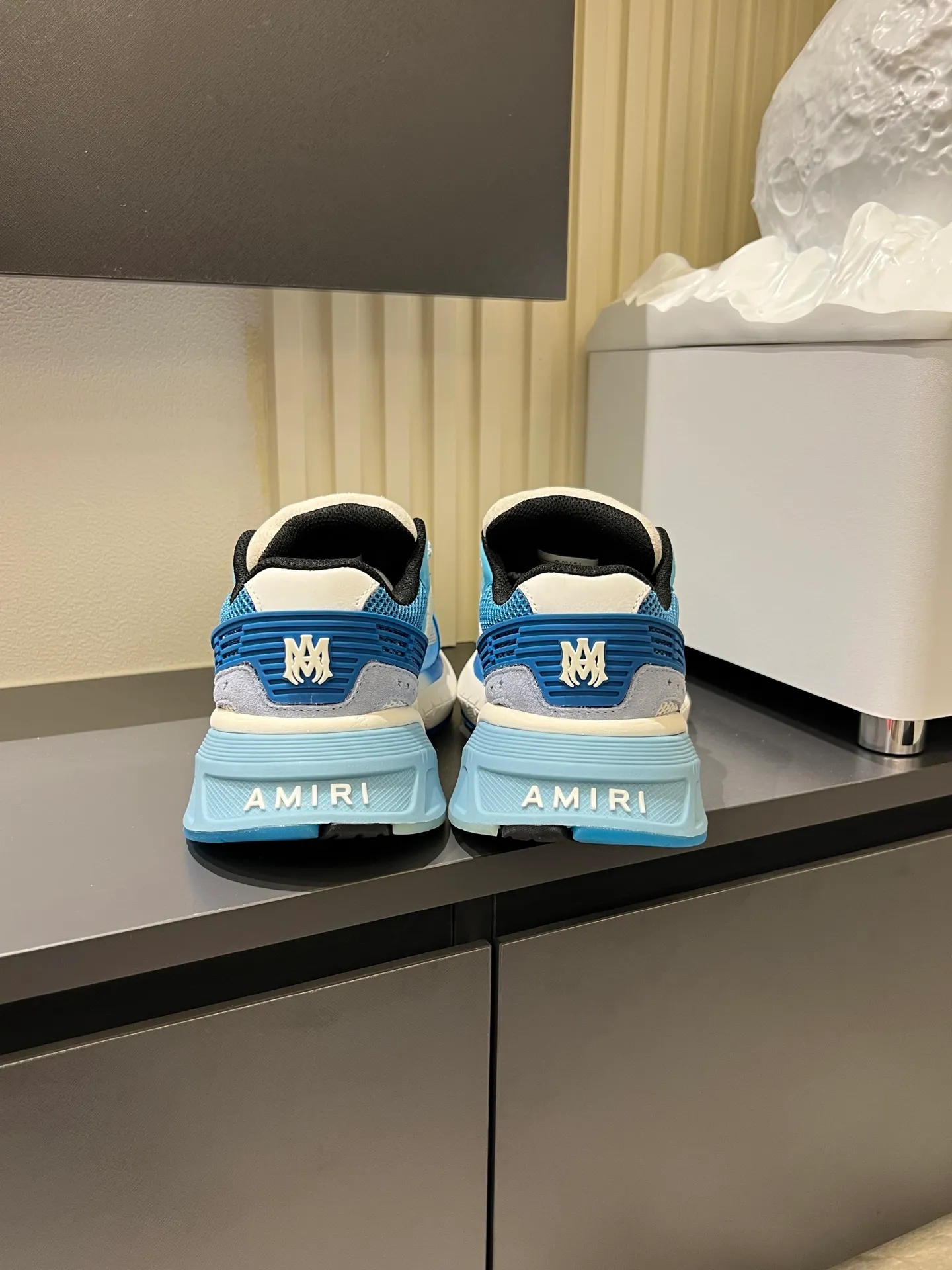 Men's shoes 💰p680 AMIRI's new men's casual sports shoes, made of first-layer cowhide upper and original breathable mesh, rich in three-dimensionality, contrasting color design, simple style, fashionable and sporty, breathable mesh lining, original ultra-light outsole, a must-have item for daily leisure! Size: 38-45!